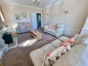 Peaceful Home Near City Centre - Sleeps 8 guests